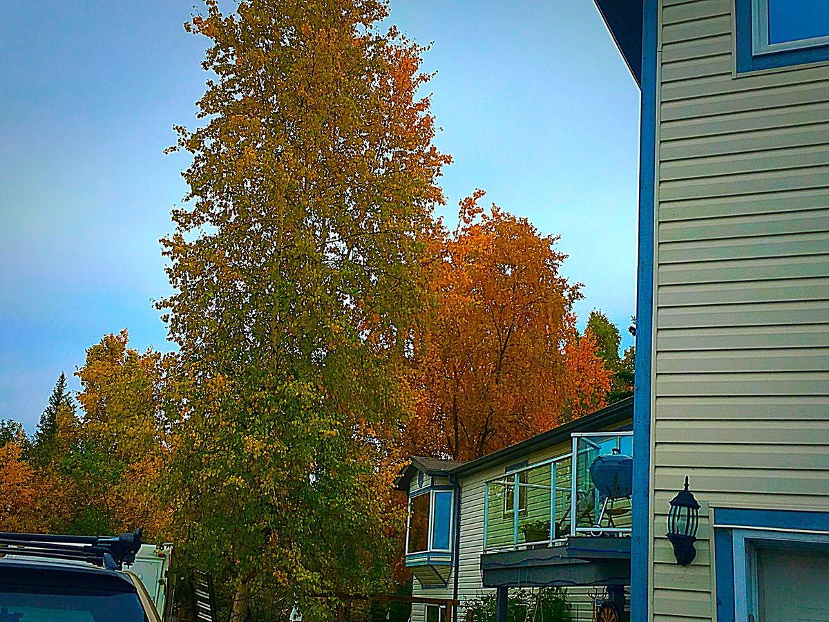 Mabuhay Lakeside Manor Yellowknife Exterior photo