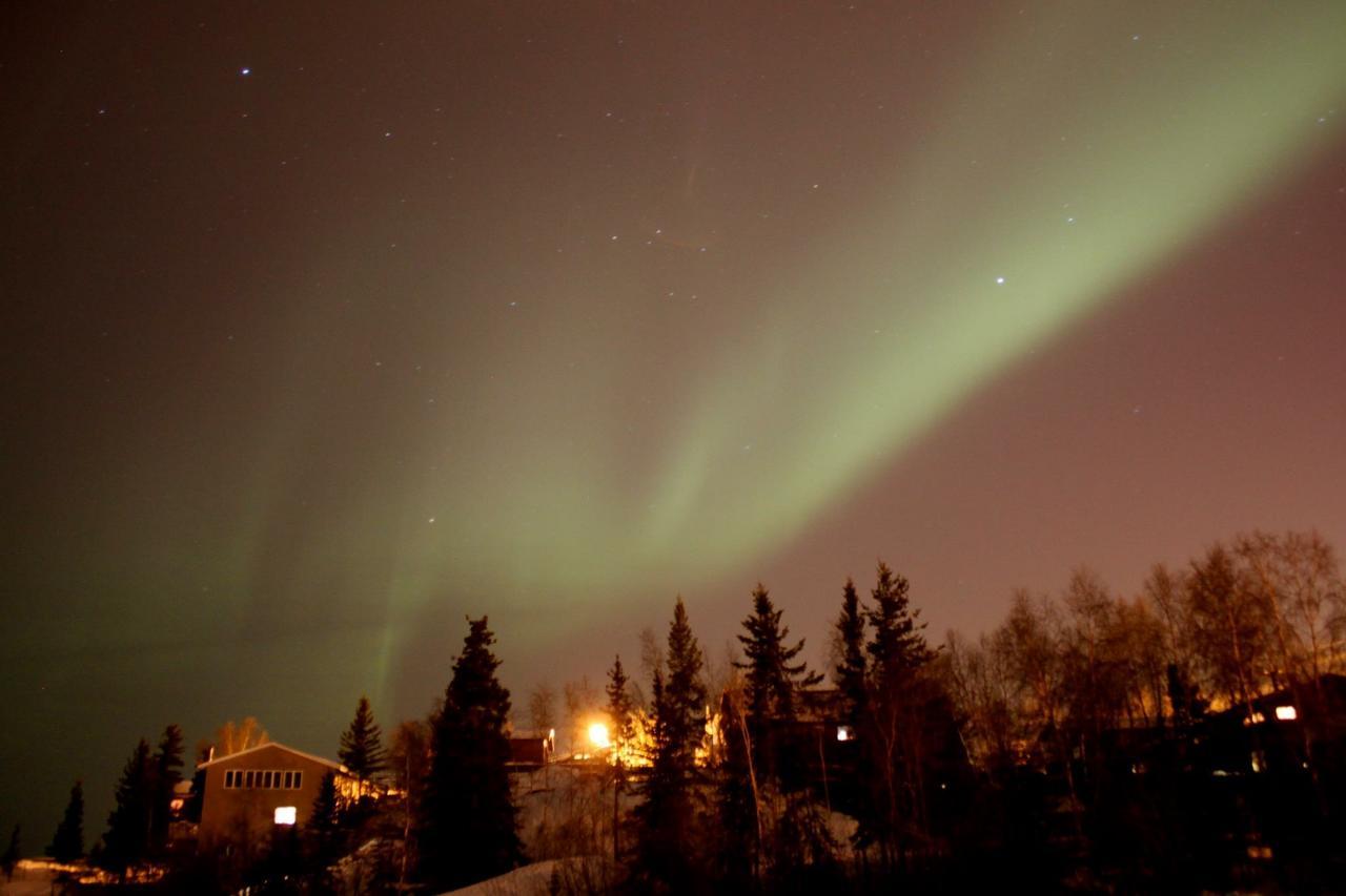 Mabuhay Lakeside Manor Yellowknife Exterior photo