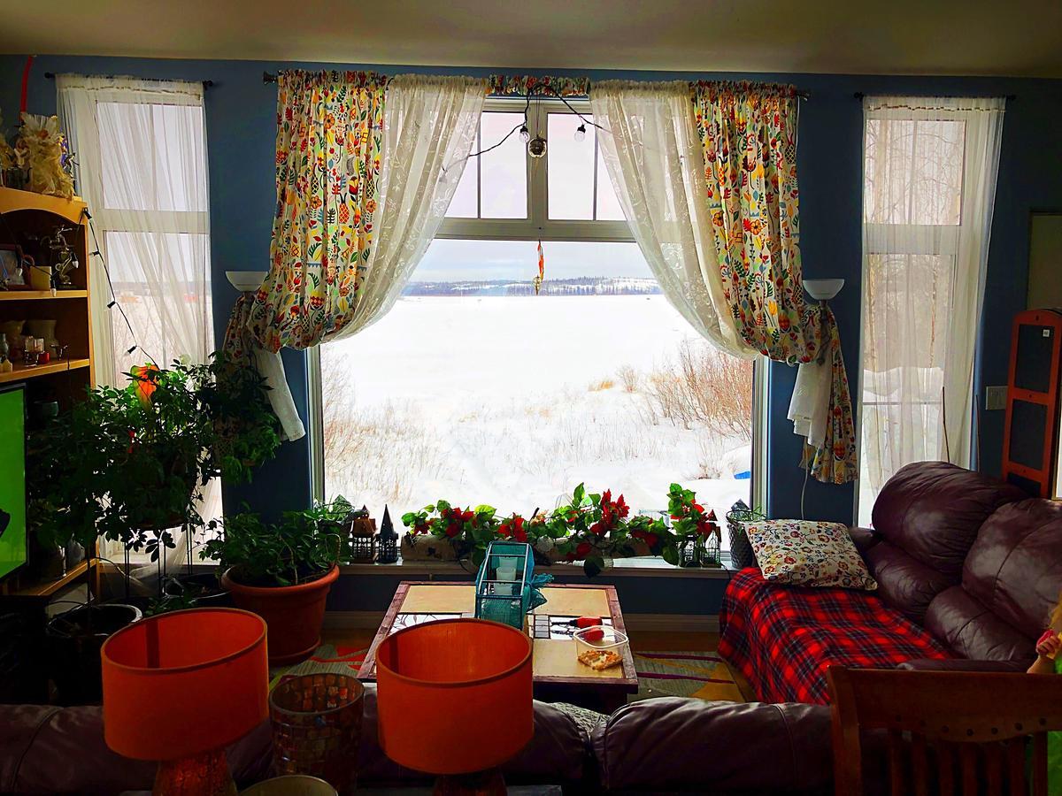 Mabuhay Lakeside Manor Yellowknife Exterior photo